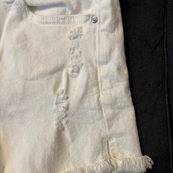 White Denim Frayed shorts - Picture 2 of 3